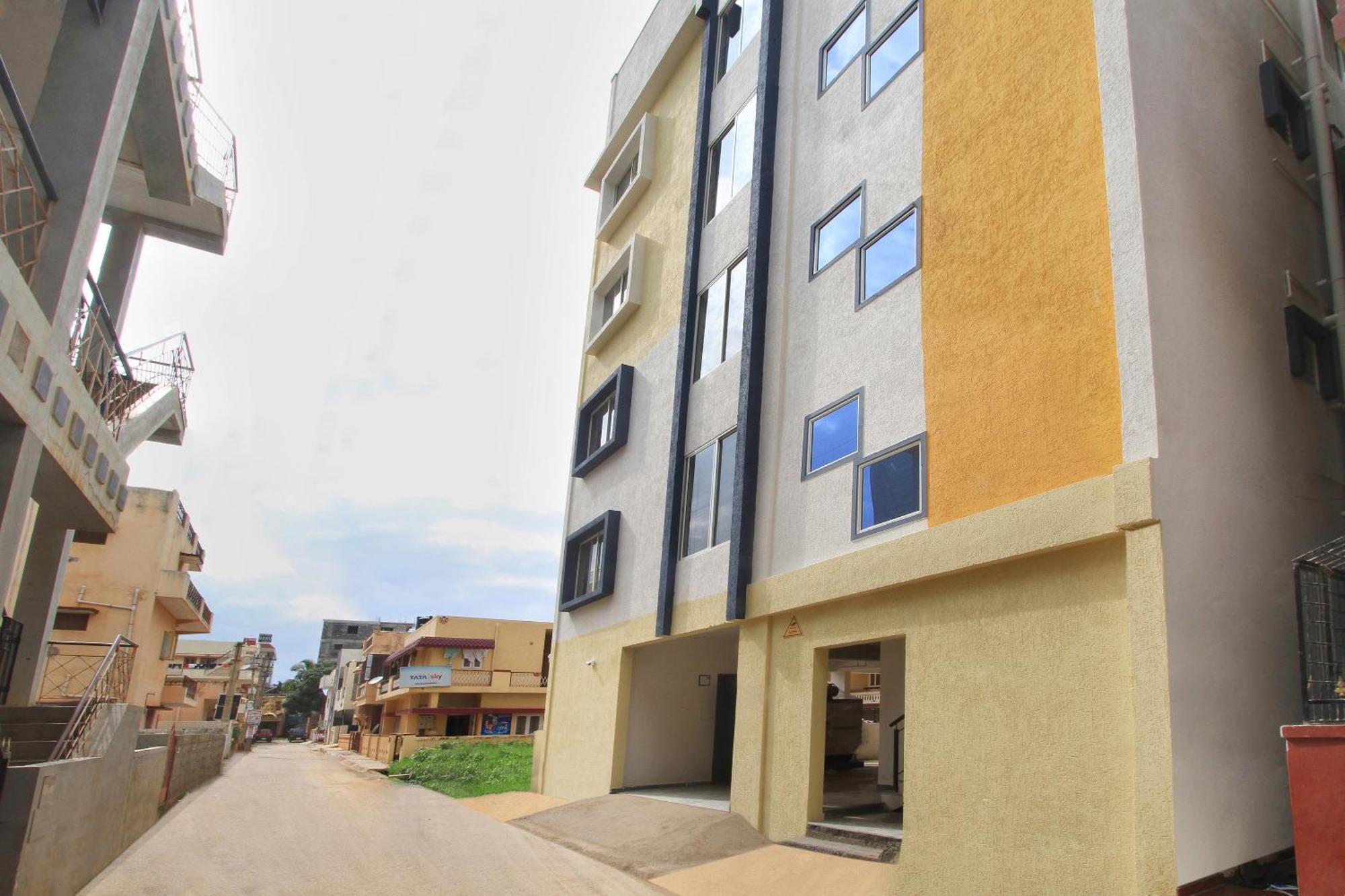 OYO 9419 Manu Residency Bangalore Exterior foto