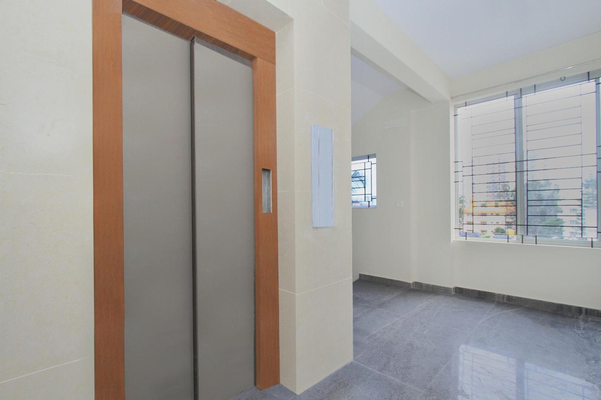 OYO 9419 Manu Residency Bangalore Exterior foto